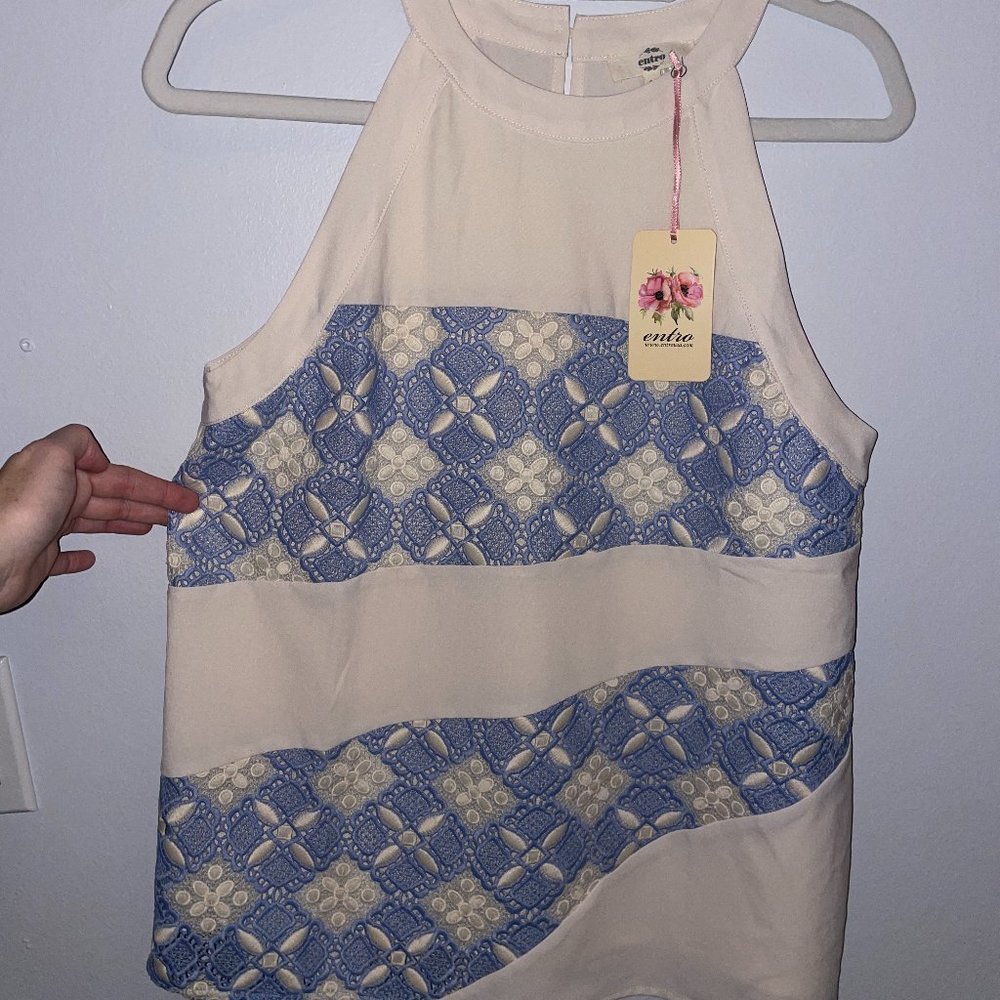 Entro top. NWT. Cream and blue. Size medium